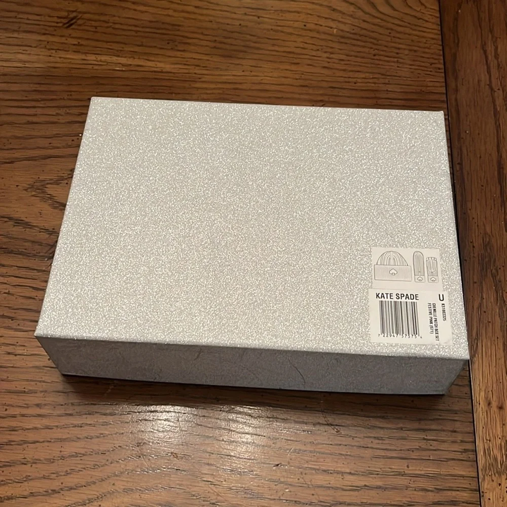 Kate Spade‎ chenille patch hat and mitten set, NWOT